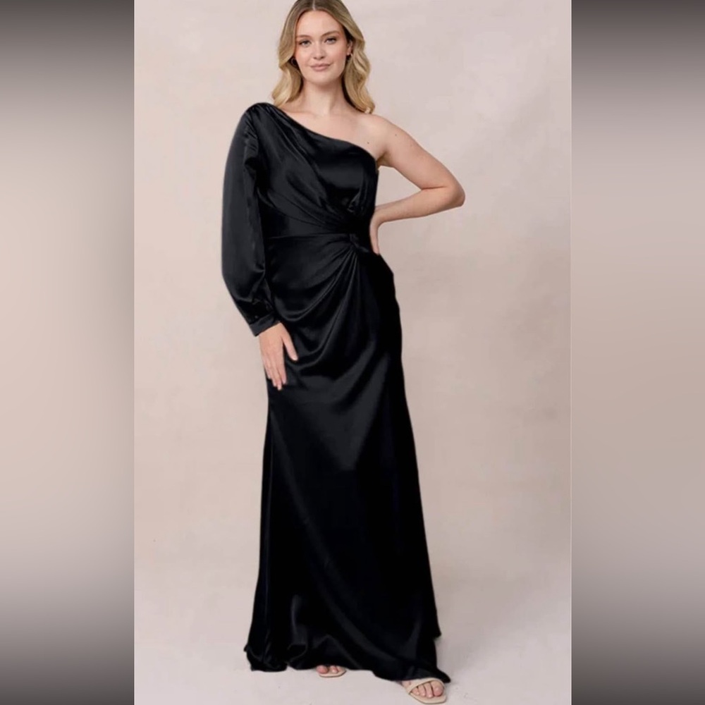 Elegant Black One-Shoulder Bridesmaid Dress